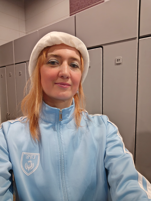 Мама Анечка Лобзова